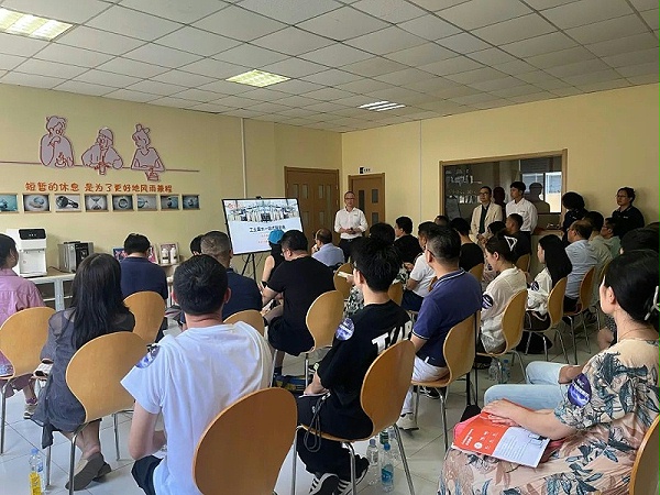 长三角智造双城汇走进依斯倍 (5)