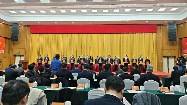 依斯倍受邀出席苏州市新型工业化推进会暨“AI+制造”创新发展大会 (2)